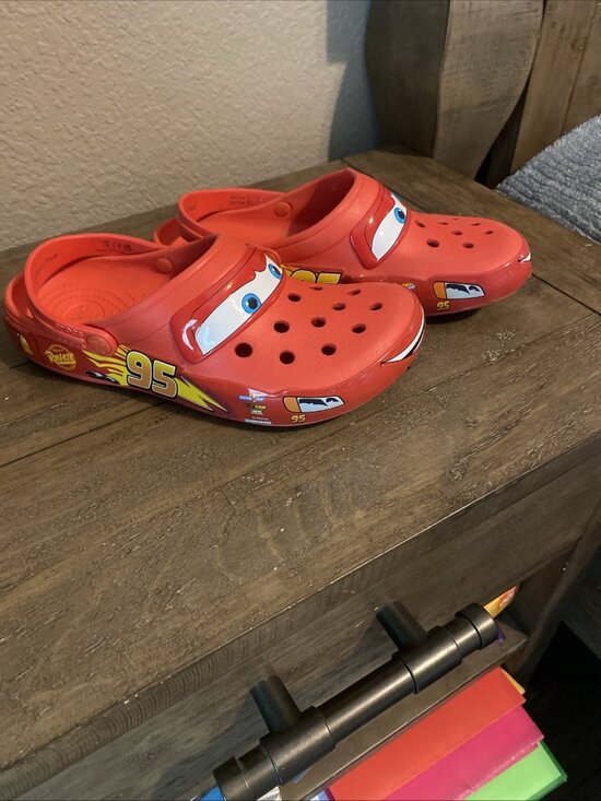 CROCS Other - lightning mcqueen crocs M8 W10